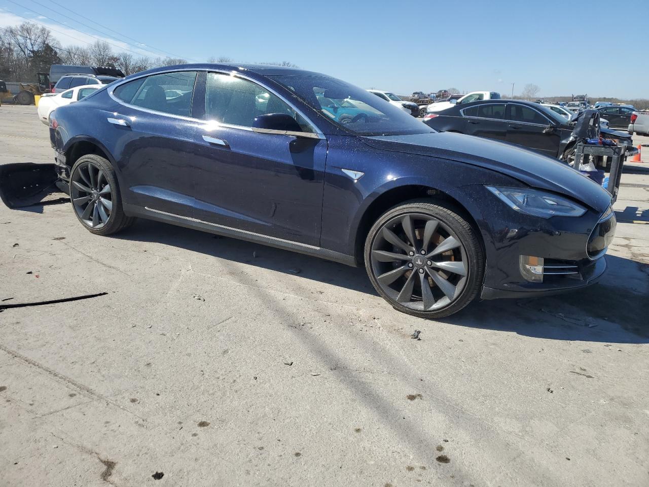 2015 TESLA MODEL S 85 - Image 4