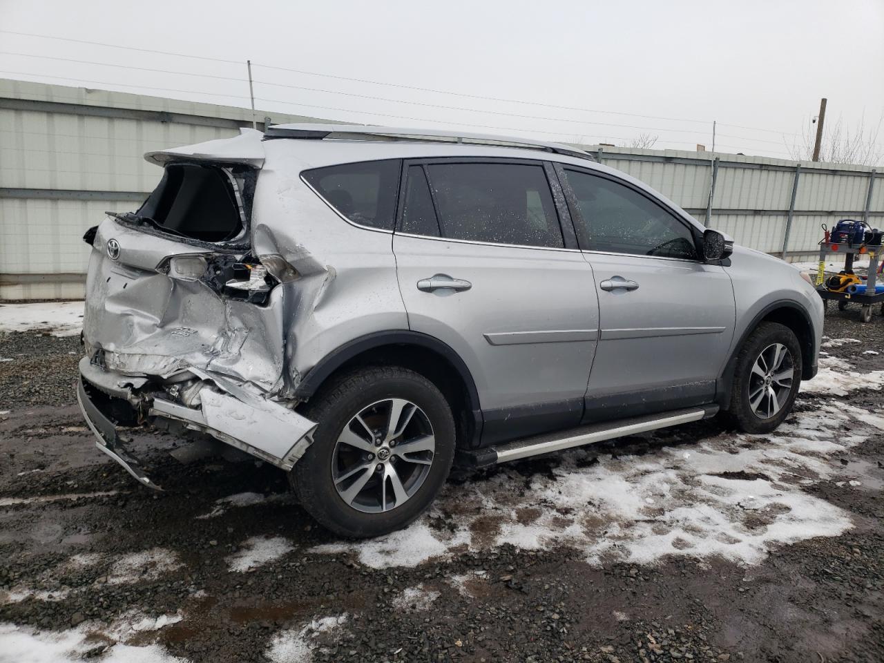 2017 TOYOTA RAV4 XLE - Фото 3