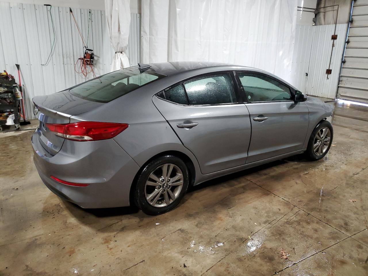 2018 HYUNDAI ELANTRA SE - Фото 3