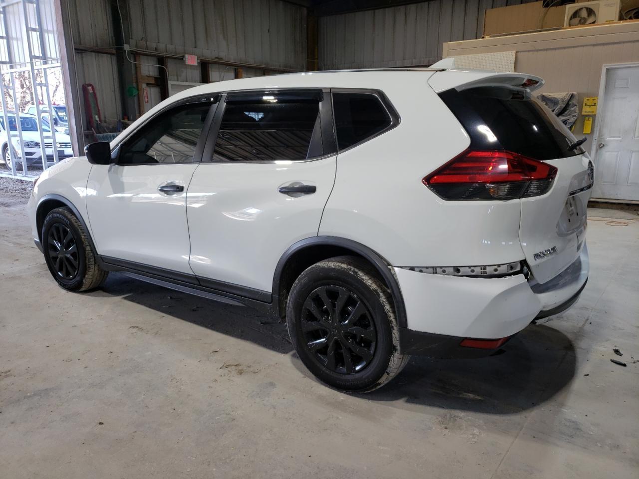 2017 NISSAN ROGUE S - Фото 2