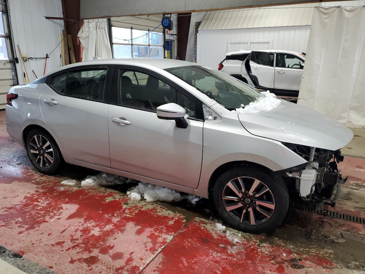 2021 NISSAN VERSA SV - Фото 4