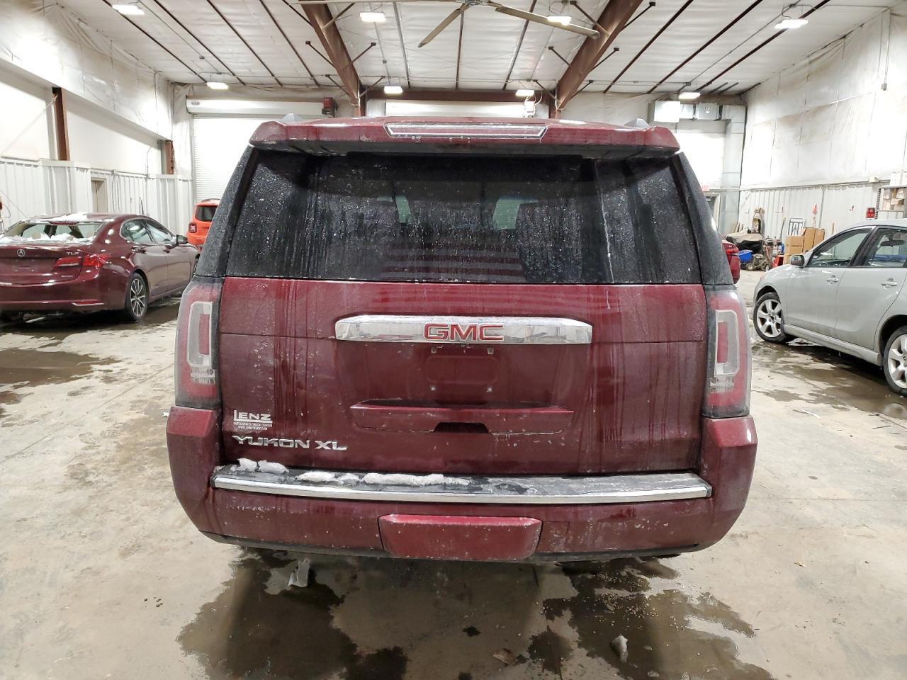 2016 GMC YUKON XL D - Фото 6