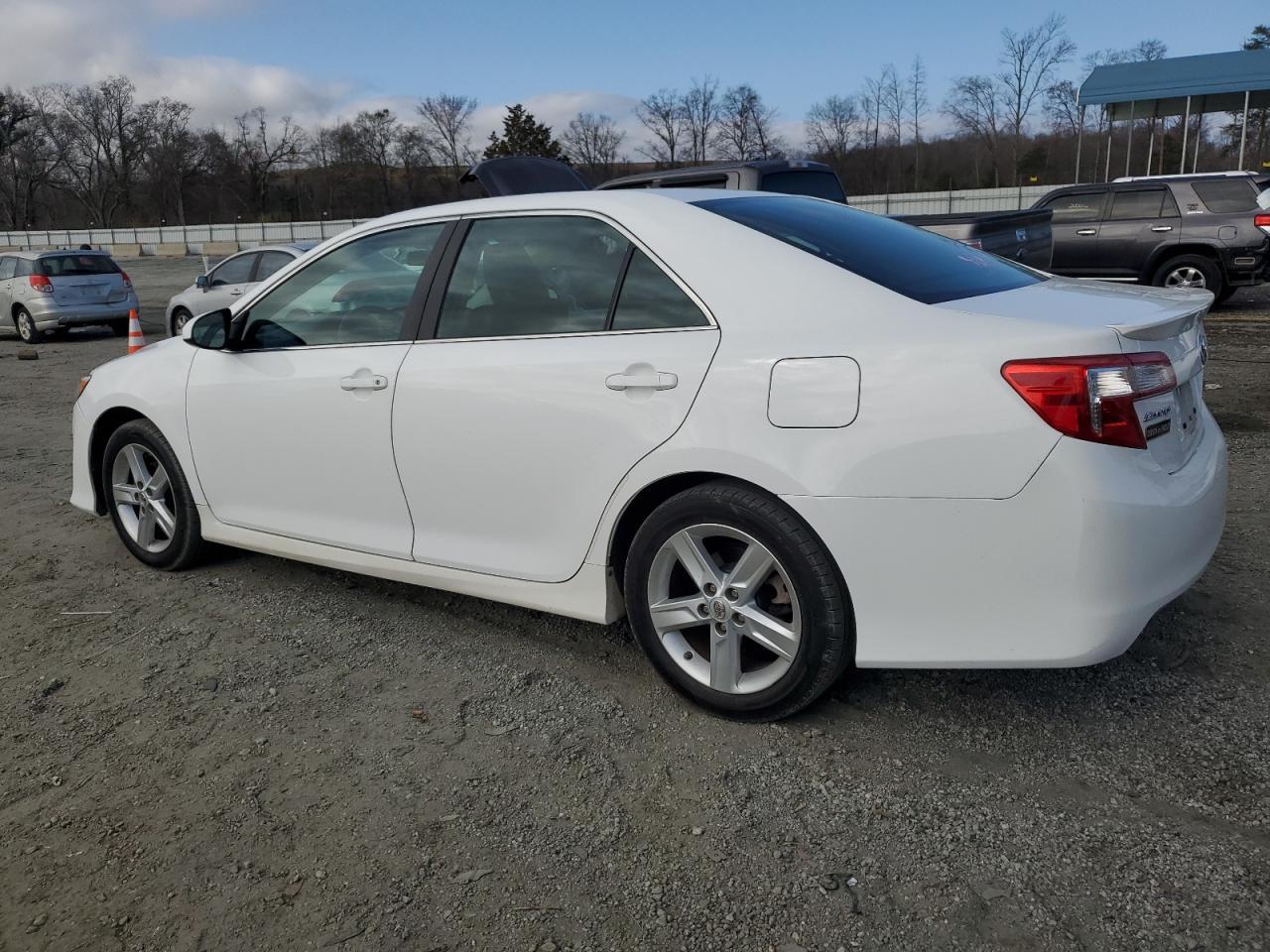 2014 TOYOTA CAMRY L - Image 2