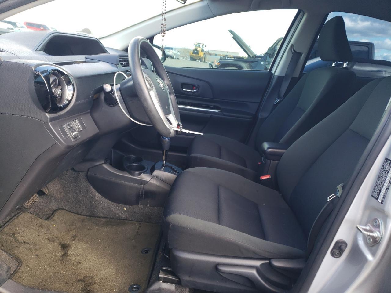 2015 TOYOTA PRIUS C - Фото 7