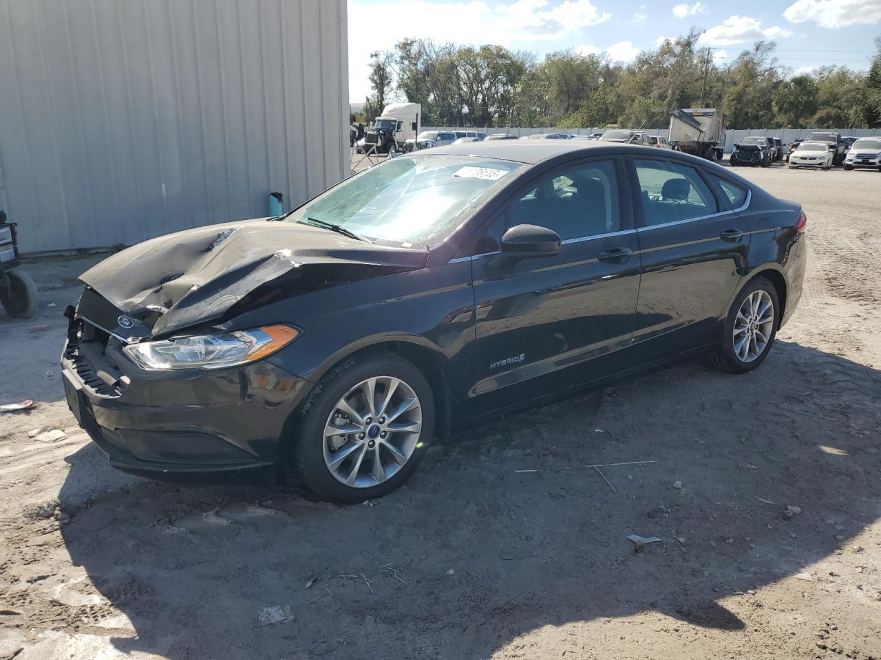 2017 FORD FUSION SE car image