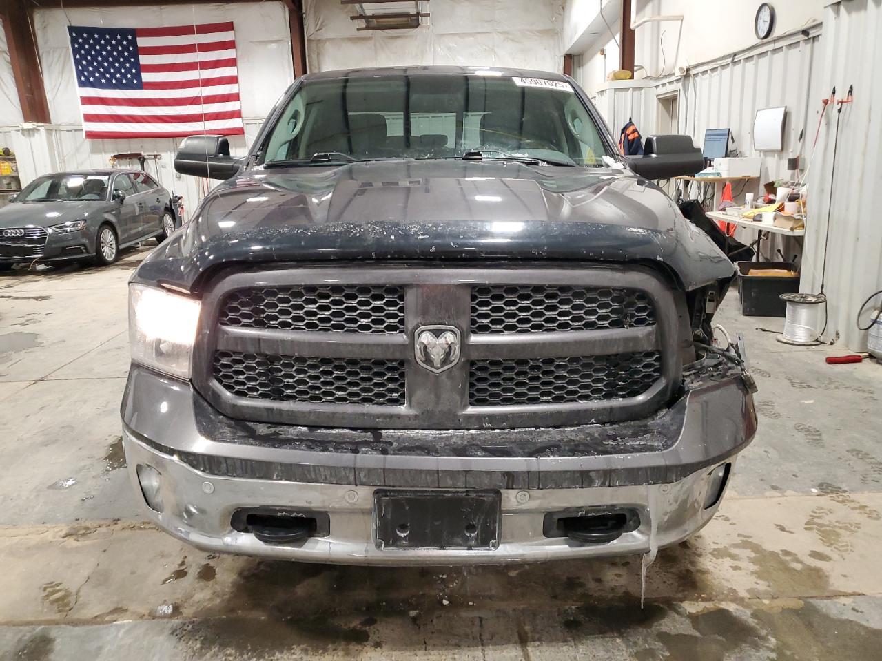 2017 RAM 1500 SLT - Фото 5