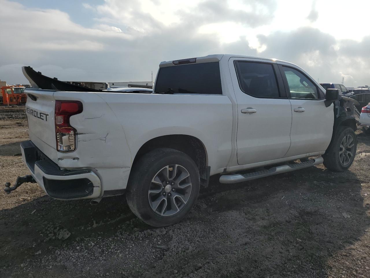 2019 CHEVROLET SILVERADO - Фото 3