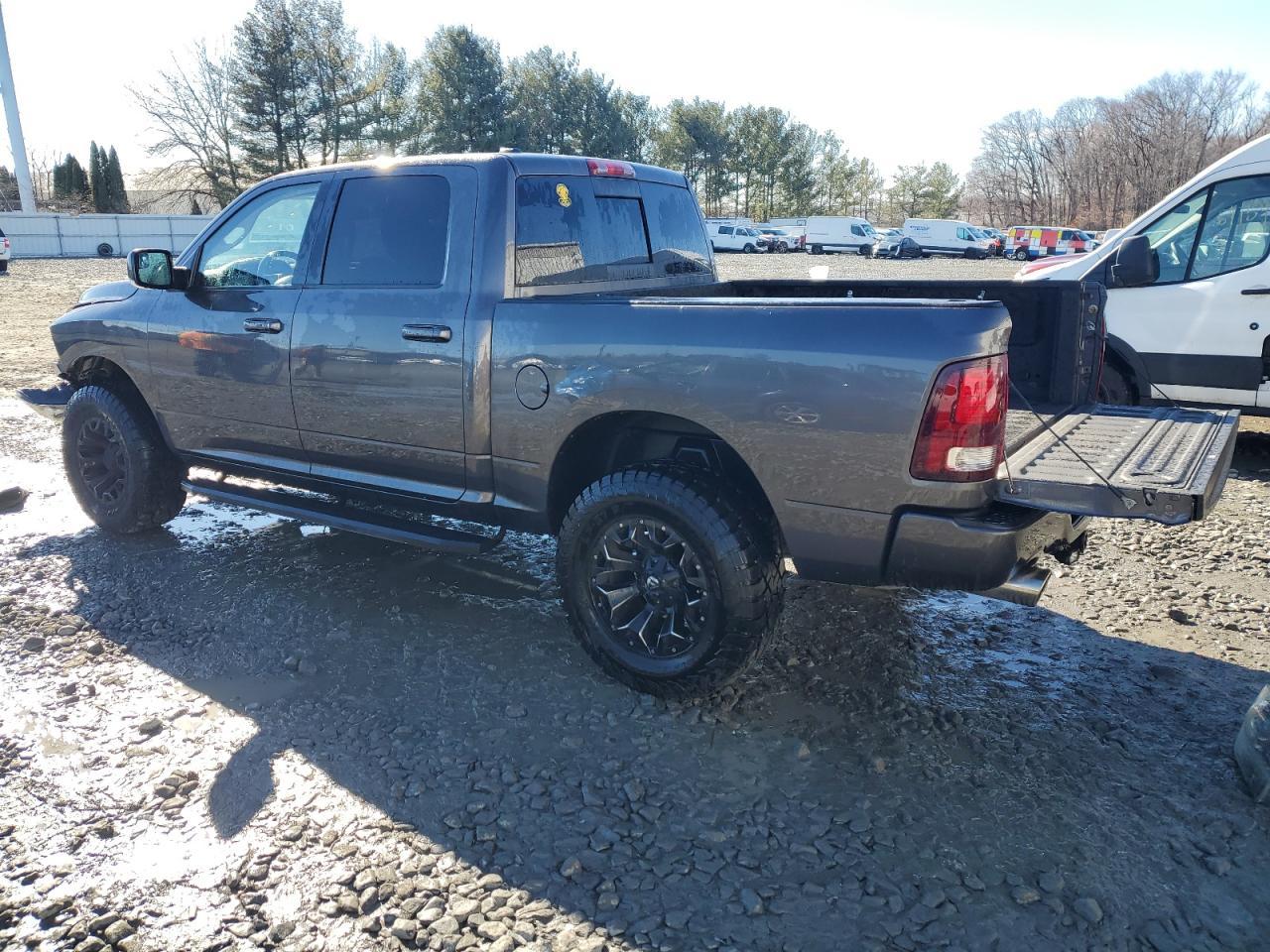 2014 RAM 1500 SPORT - Фото 2