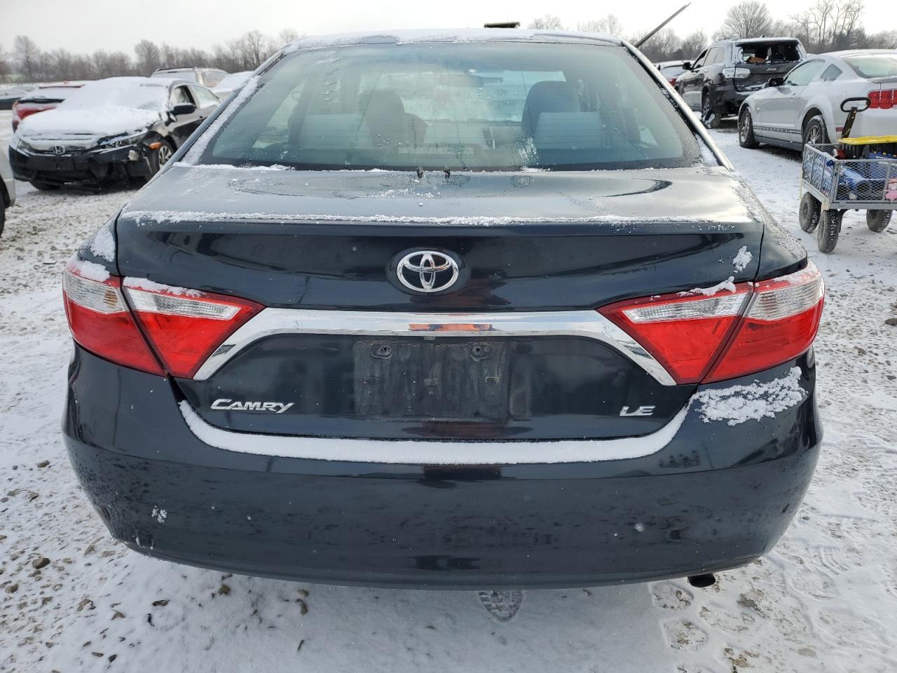 2017 TOYOTA CAMRY LE - Image 6