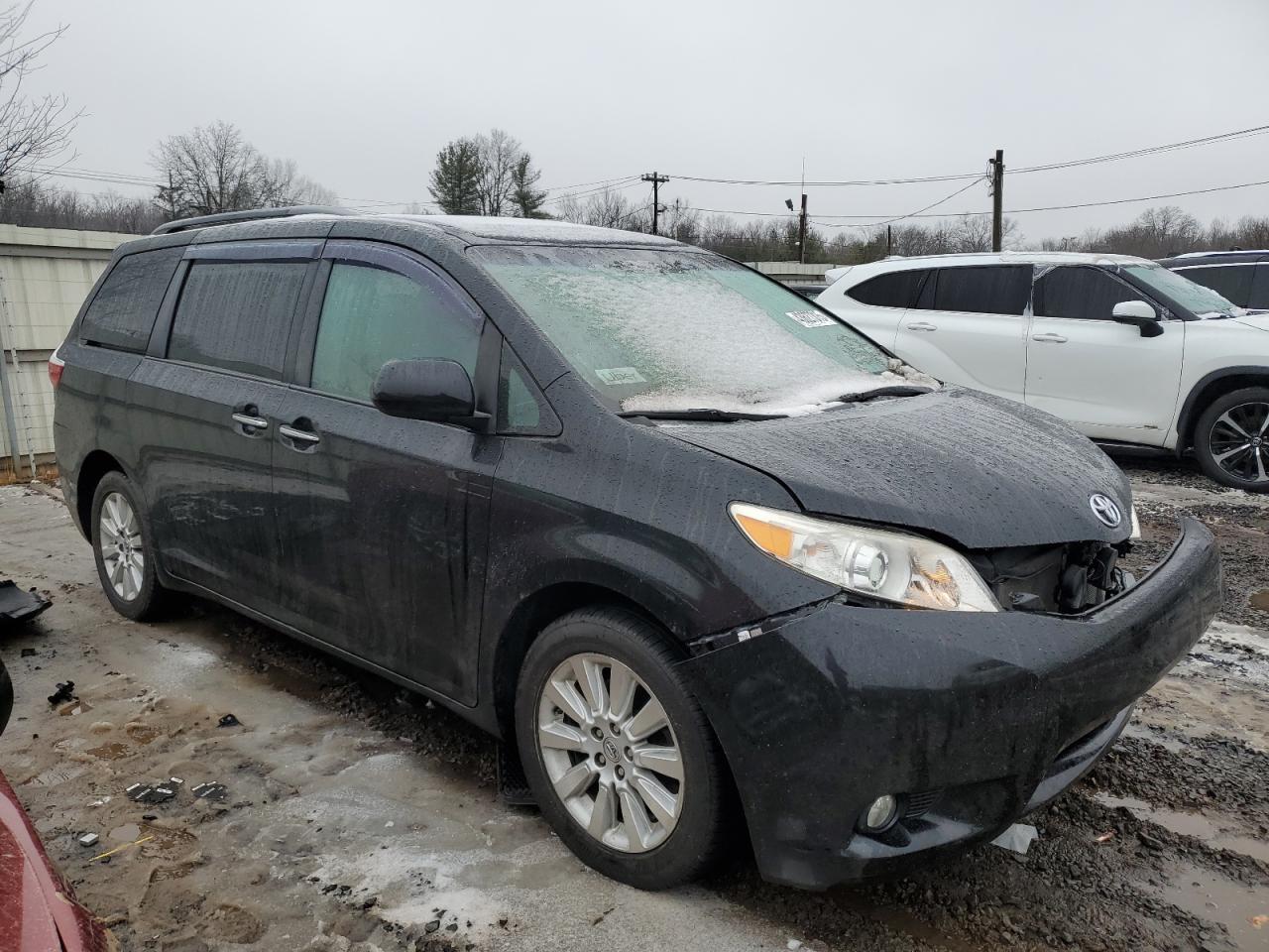 2015 TOYOTA SIENNA XLE - Фото 4