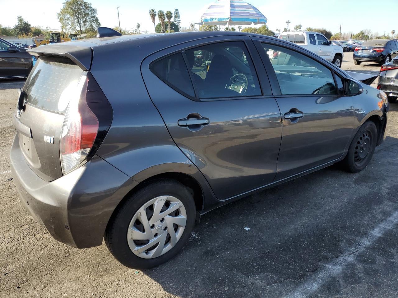 2015 TOYOTA PRIUS C - Фото 3