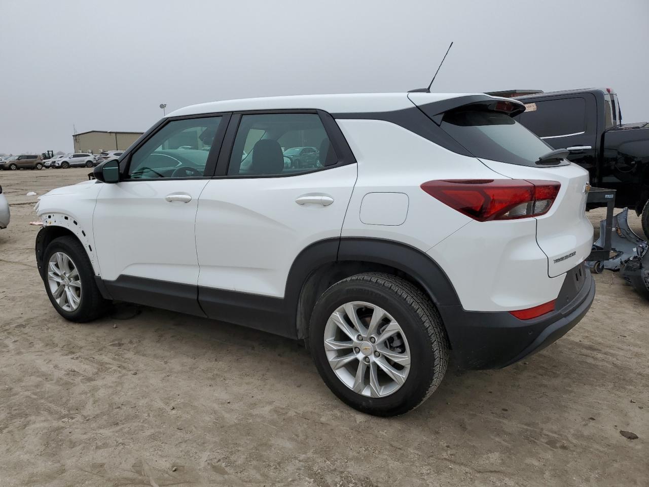2021 CHEVROLET TRAILBLAZE - Image 2