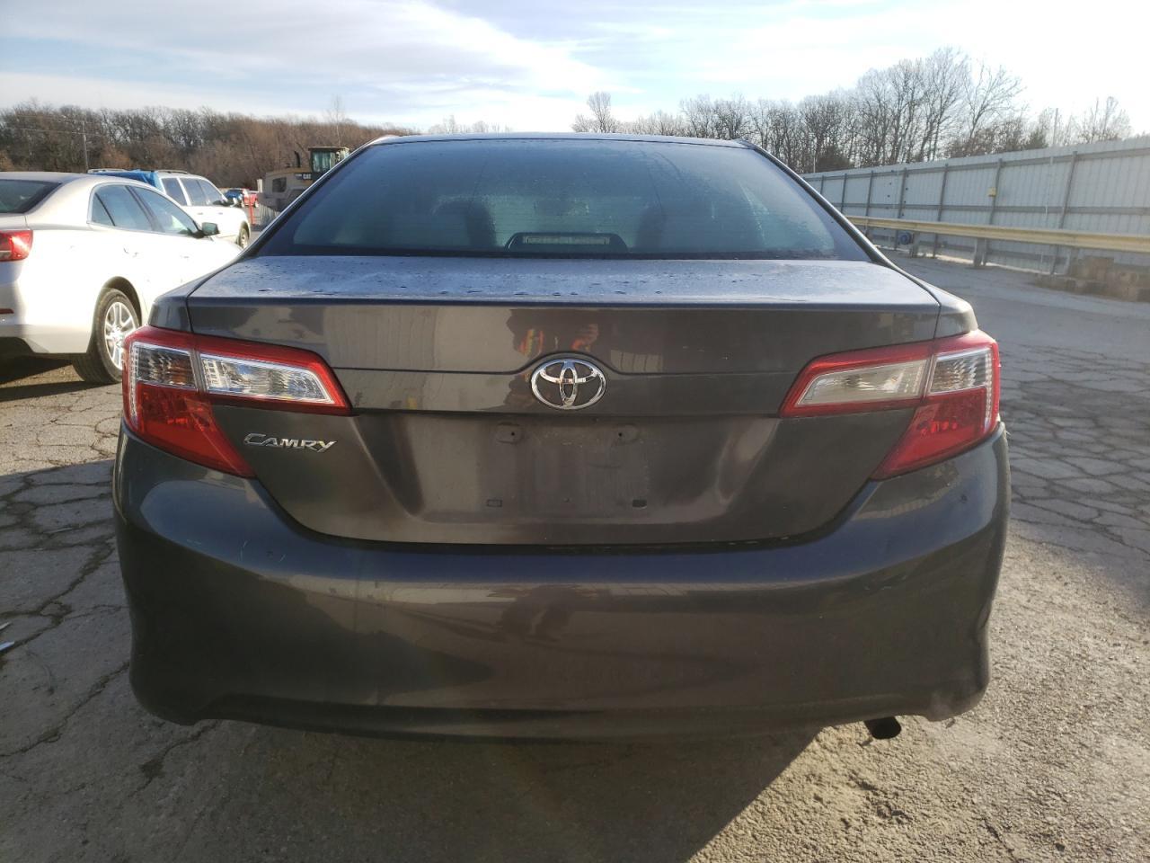 2014 TOYOTA CAMRY L - Фото 6