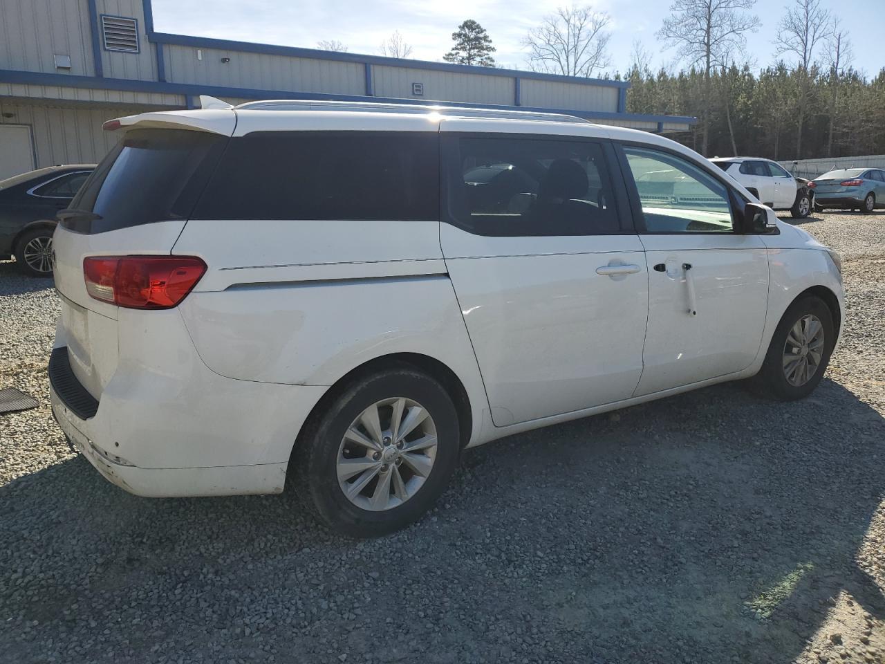 2017 KIA SEDONA LX - Фото 3