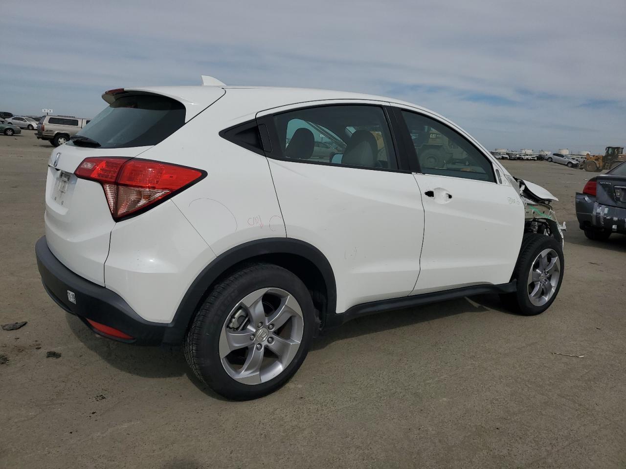 2018 HONDA HR-V LX - Image 3