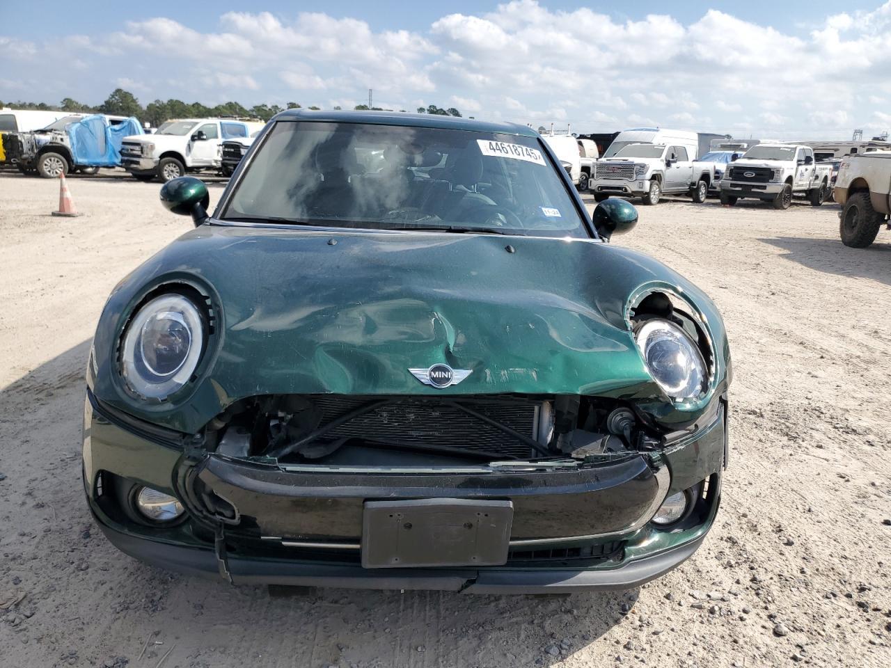 2017 MINI COOPER CLU - Image 5