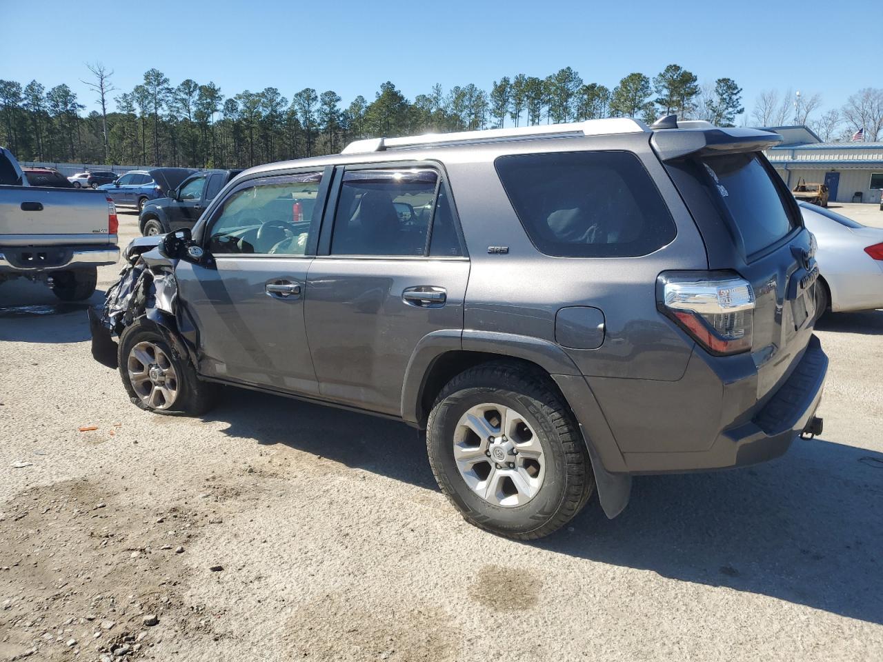 2018 TOYOTA 4RUNNER SR - Image 2