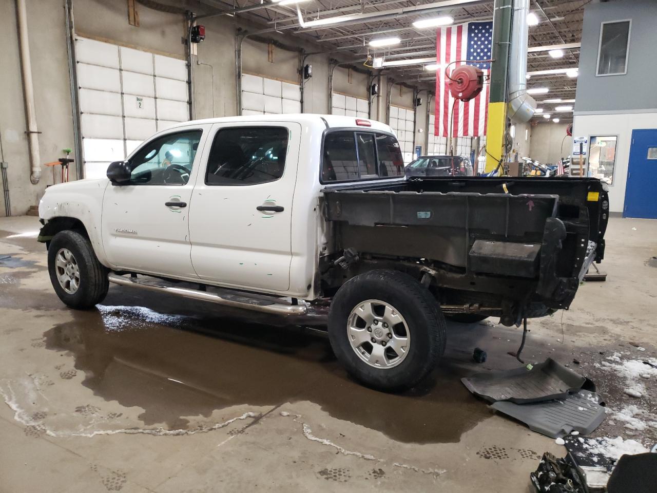 2013 TOYOTA TACOMA DOU - Фото 2
