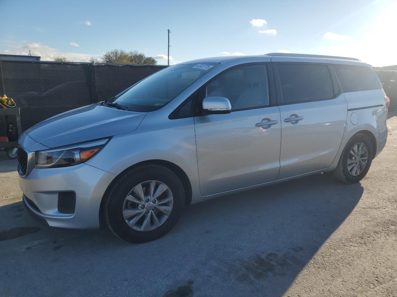 2016 KIA SEDONA LX