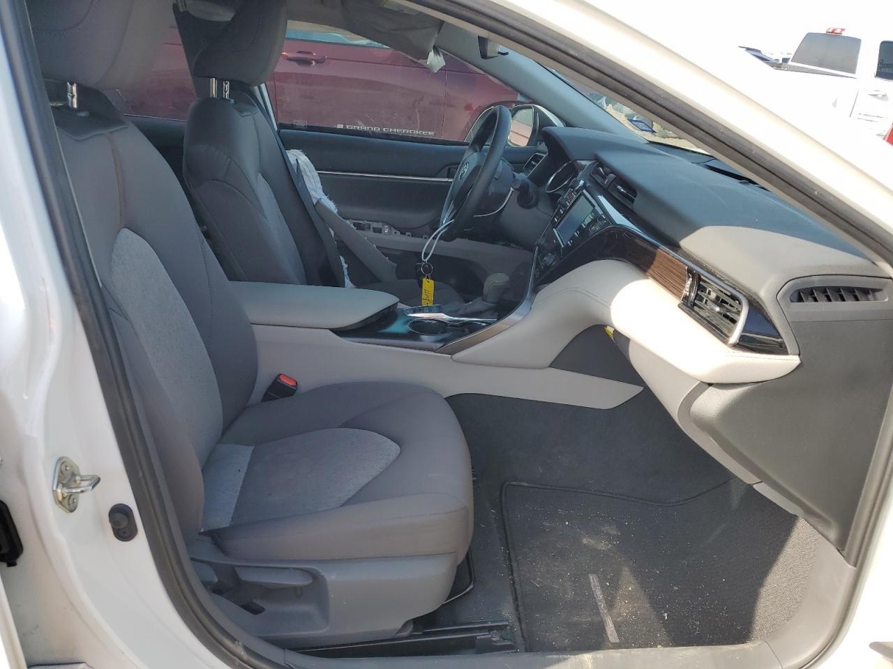 2020 TOYOTA CAMRY LE - Фото 7