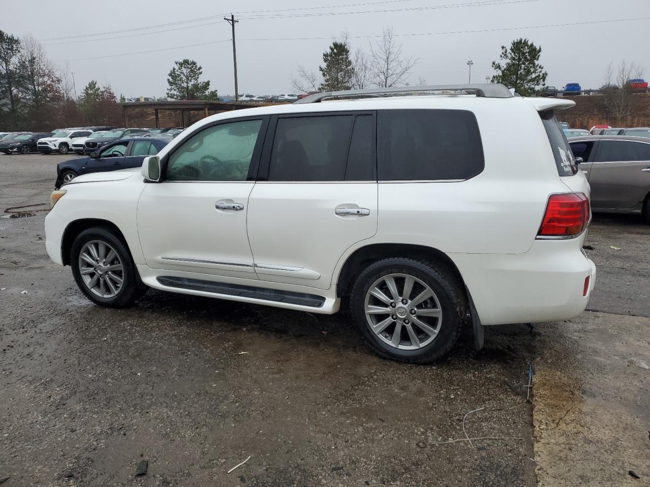 2011 LEXUS LX 570 - Фото 2