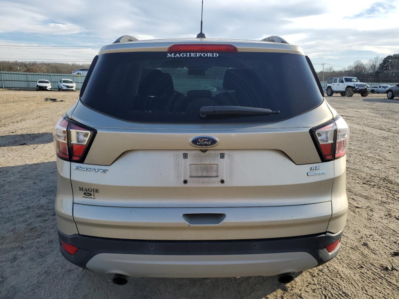 2017 FORD ESCAPE SE - Image 6