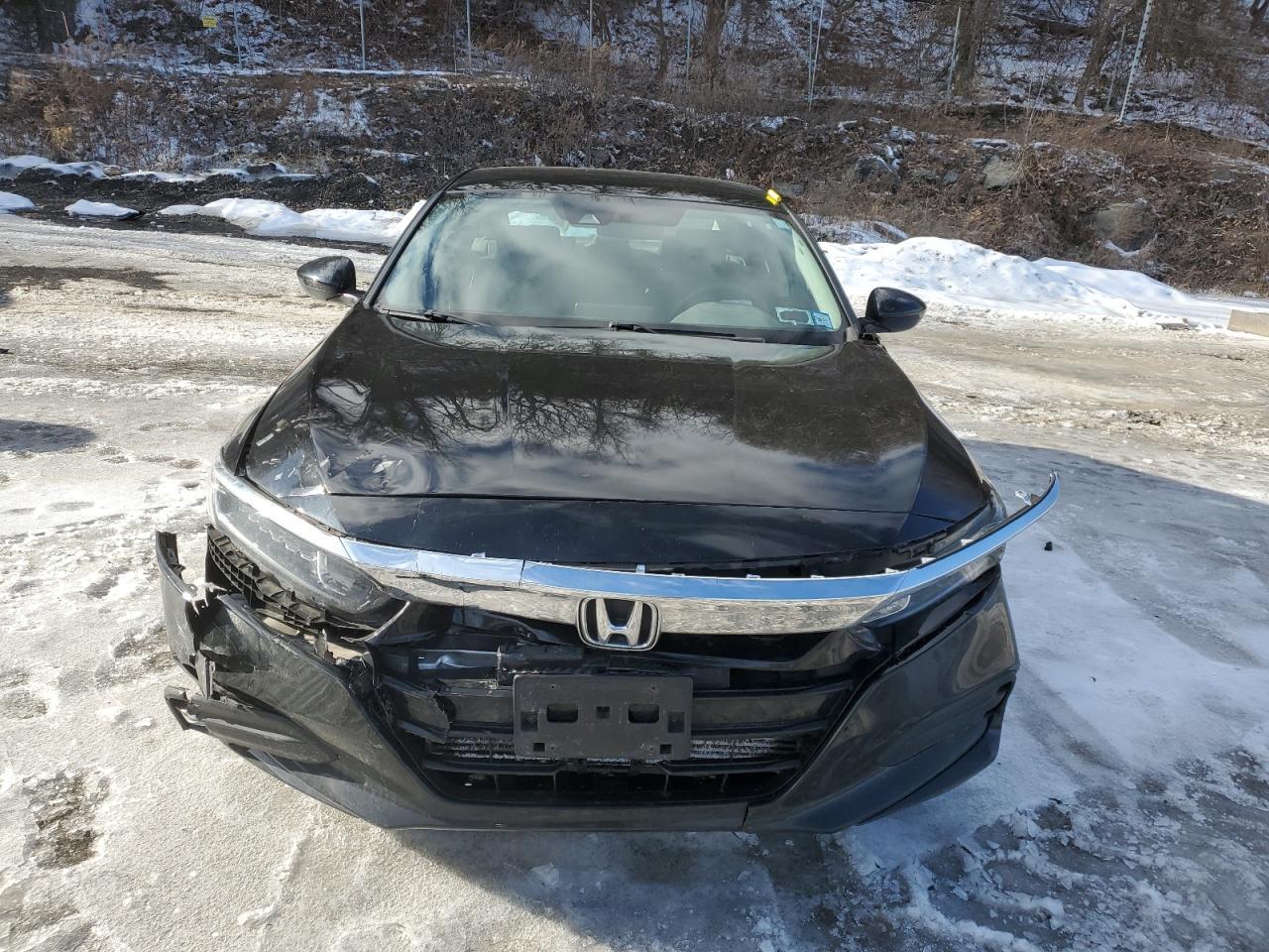 2018 HONDA ACCORD LX - Image 5
