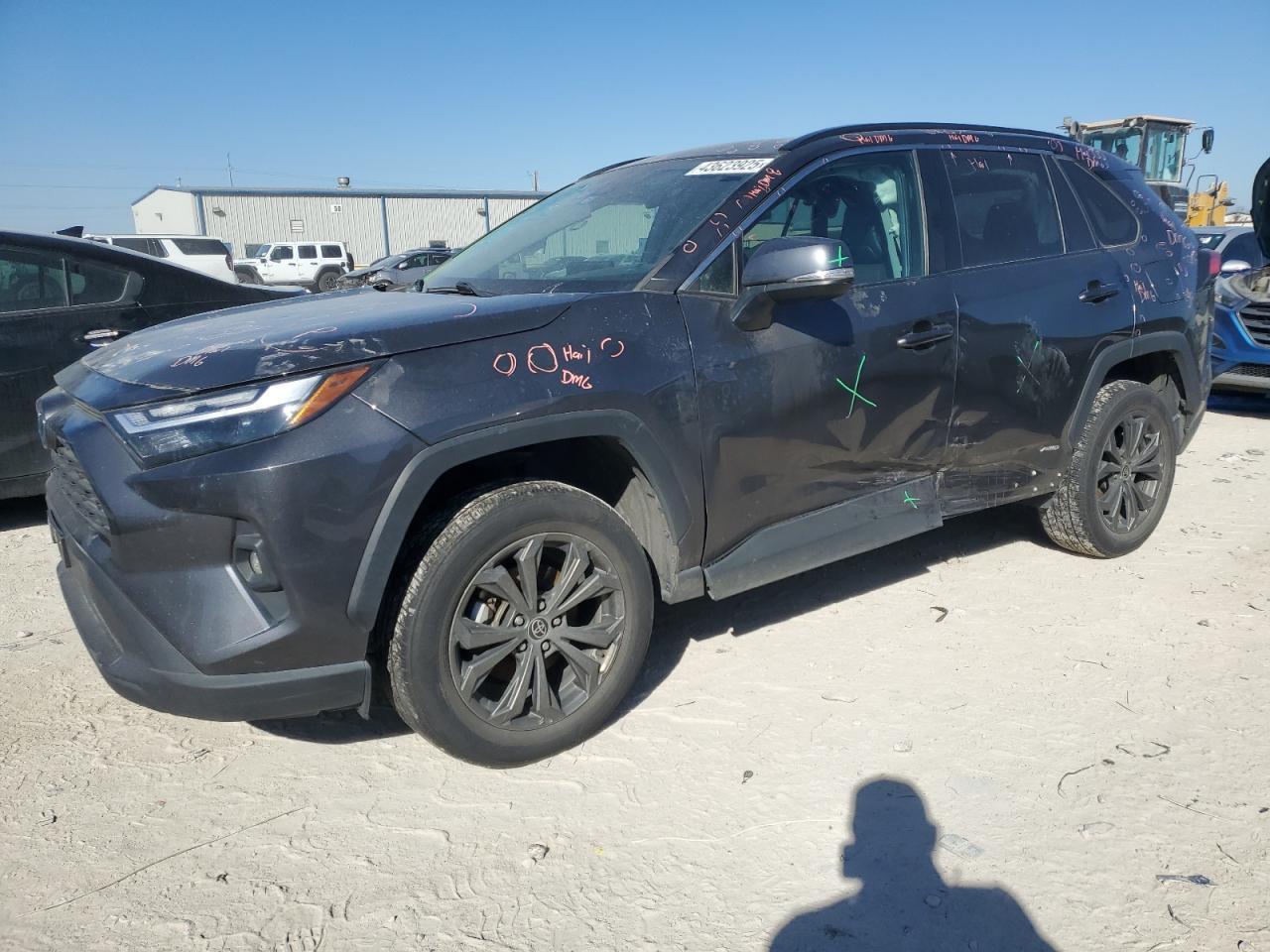 2022 TOYOTA RAV4 XLE P