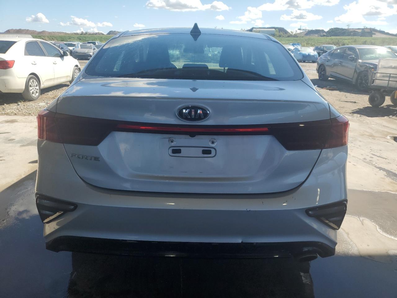 2021 KIA FORTE FE - Image 6