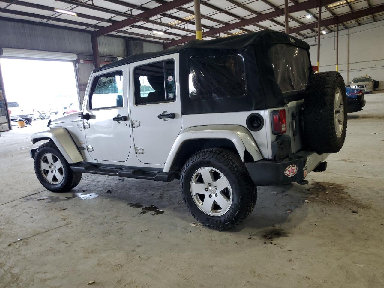 2012 JEEP WRANGLER U - Image 2