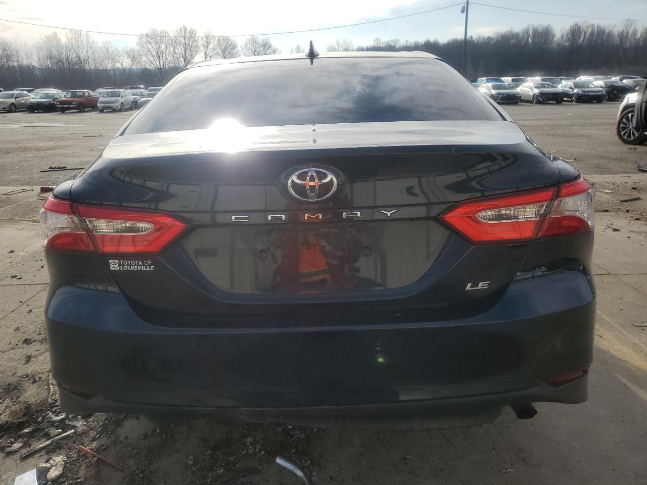 2020 TOYOTA CAMRY LE - Фото 6