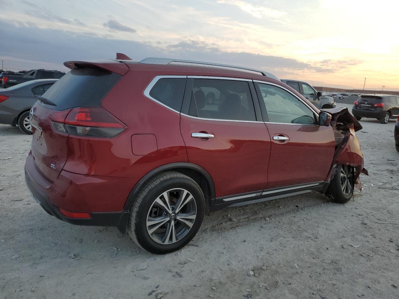 2018 NISSAN ROGUE S - Фото 3