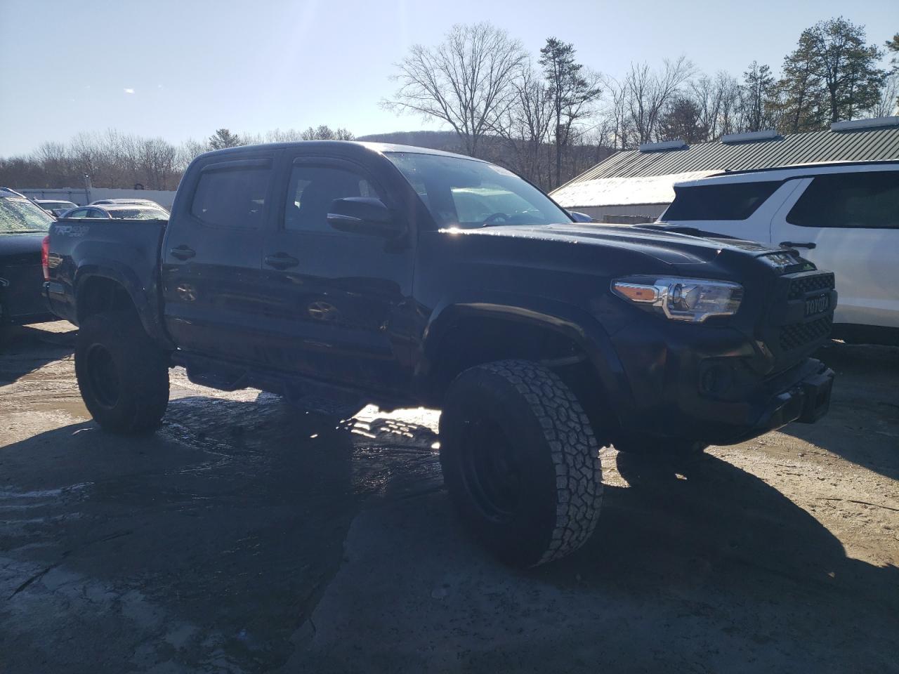 2017 TOYOTA TACOMA DOU - Фото 4