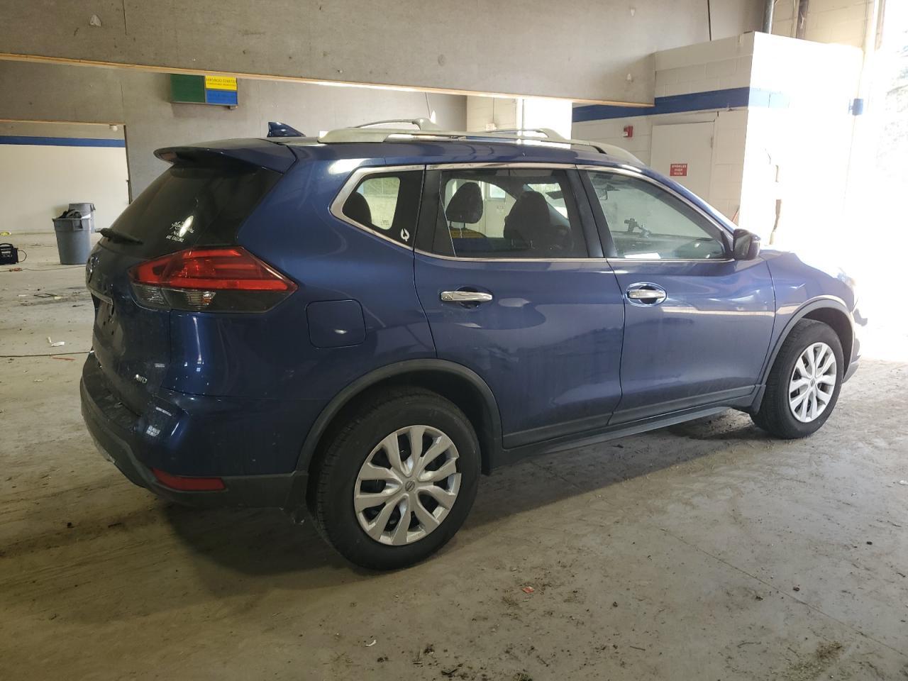 2017 NISSAN ROGUE S - Фото 3