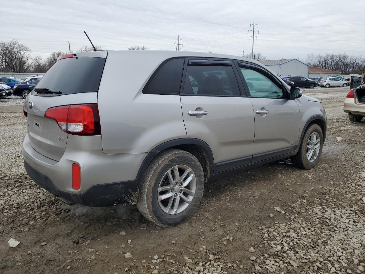 2015 KIA SORENTO LX - Image 3