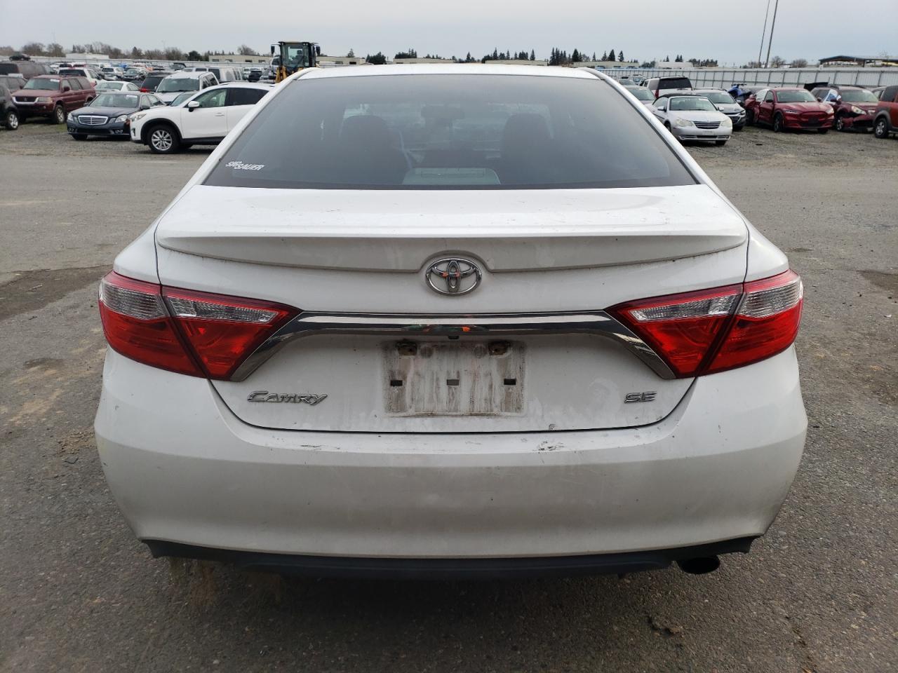 2017 TOYOTA CAMRY LE - Фото 6