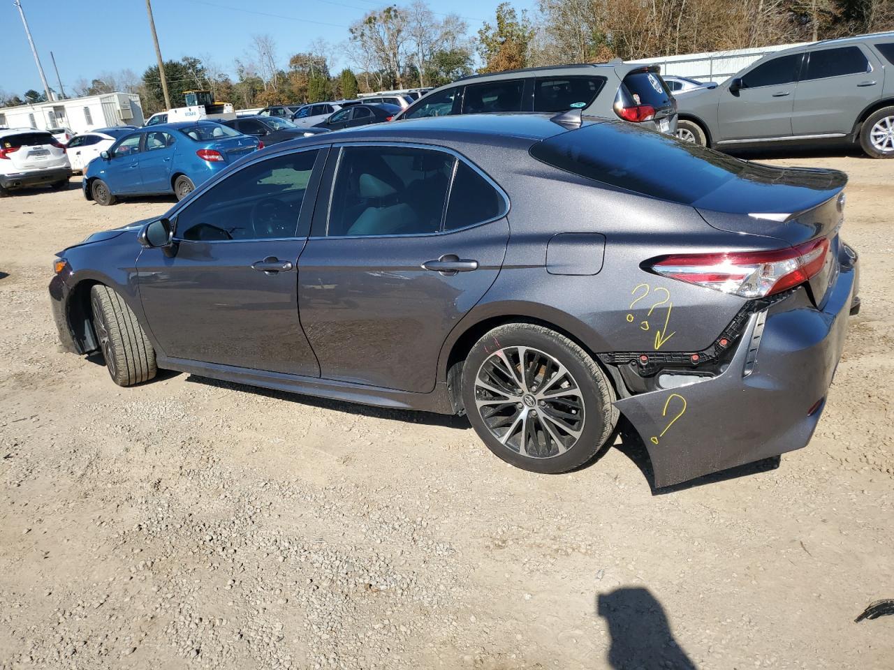 2020 TOYOTA CAMRY SE - Image 2