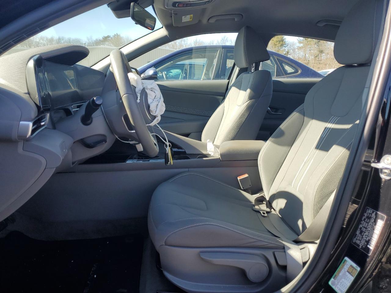 2023 HYUNDAI ELANTRA SE - Image 7