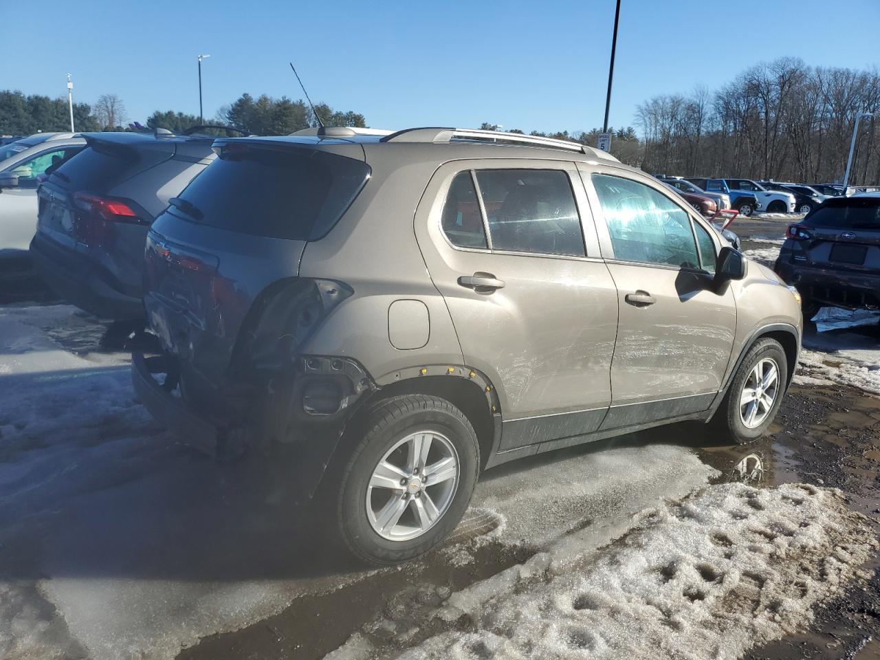 2021 CHEVROLET TRAX 1LT - Image 3