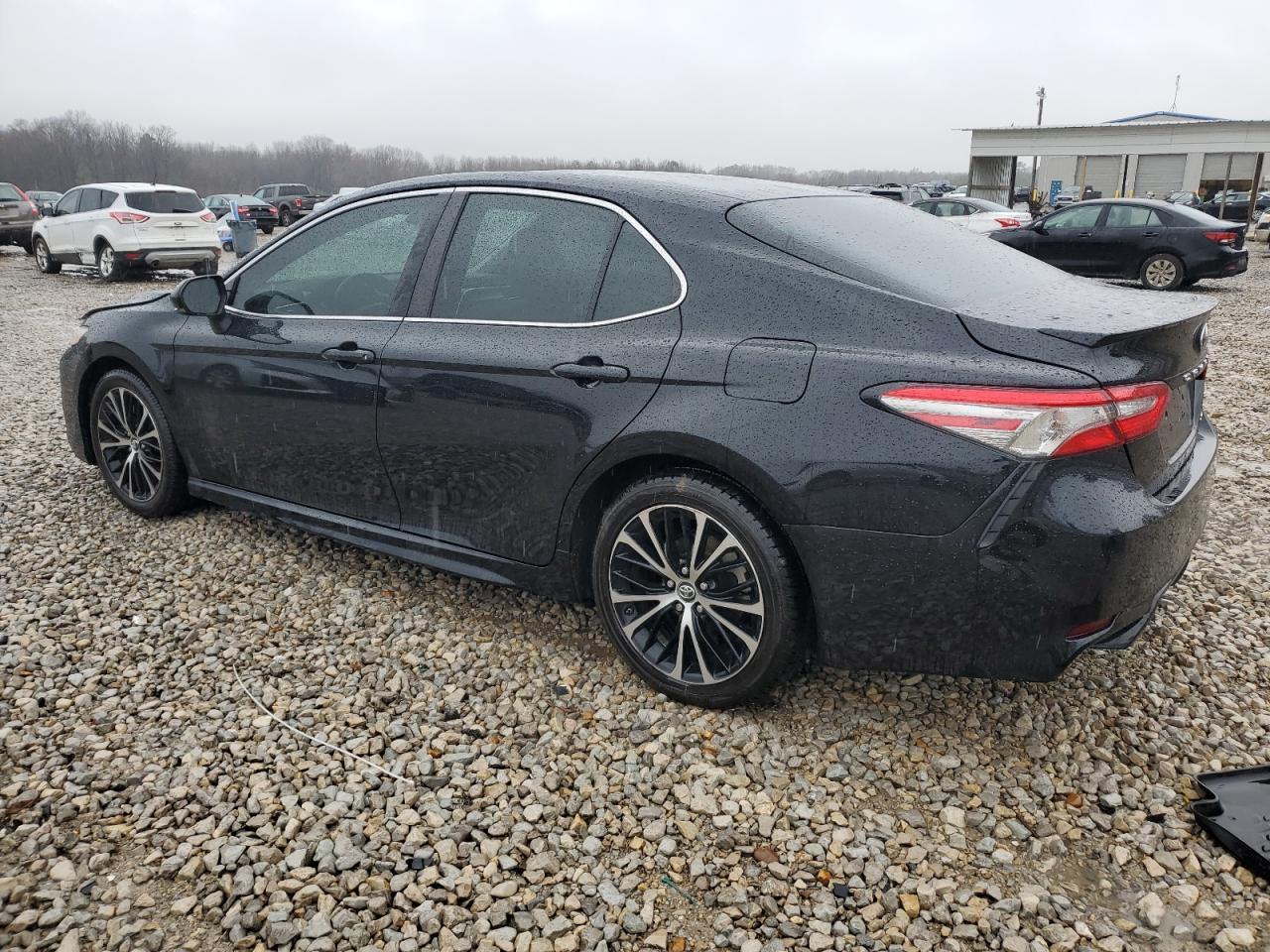 2018 TOYOTA CAMRY L - Фото 2