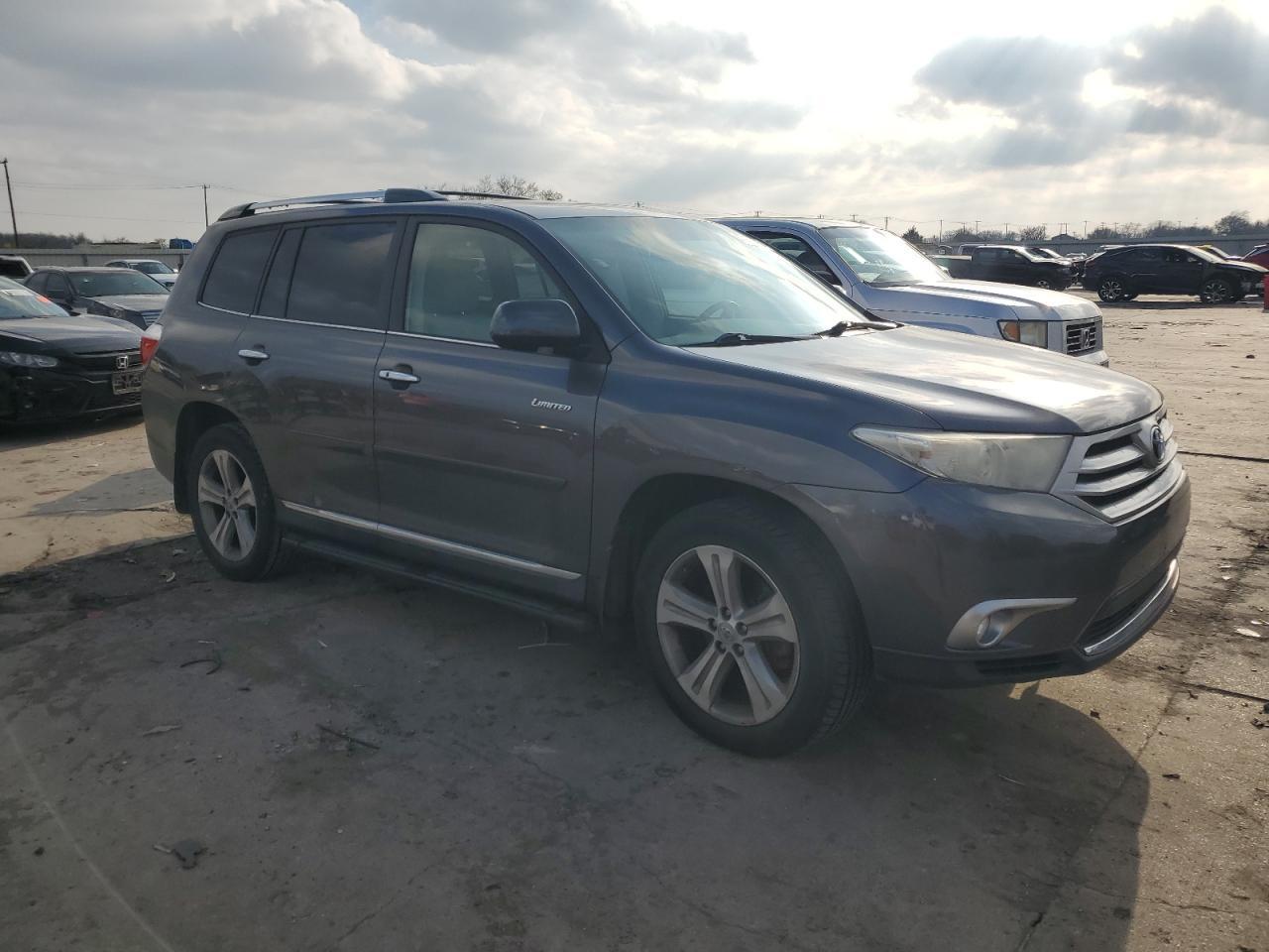 2012 TOYOTA HIGHLANDER - Image 4