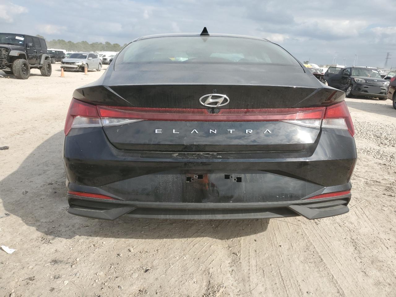 2023 HYUNDAI ELANTRA SE - Фото 6