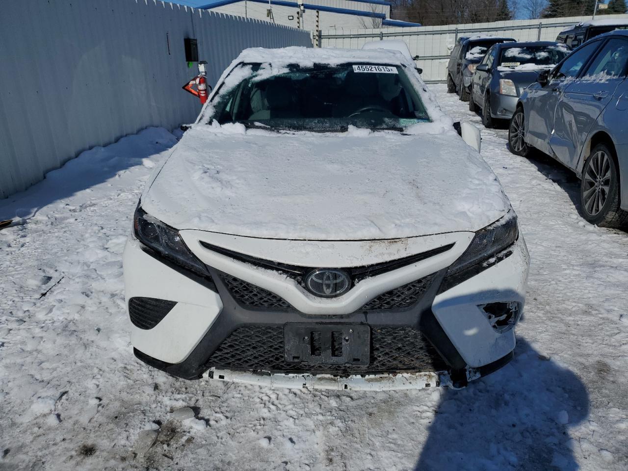 2020 TOYOTA CAMRY SE - Фото 5