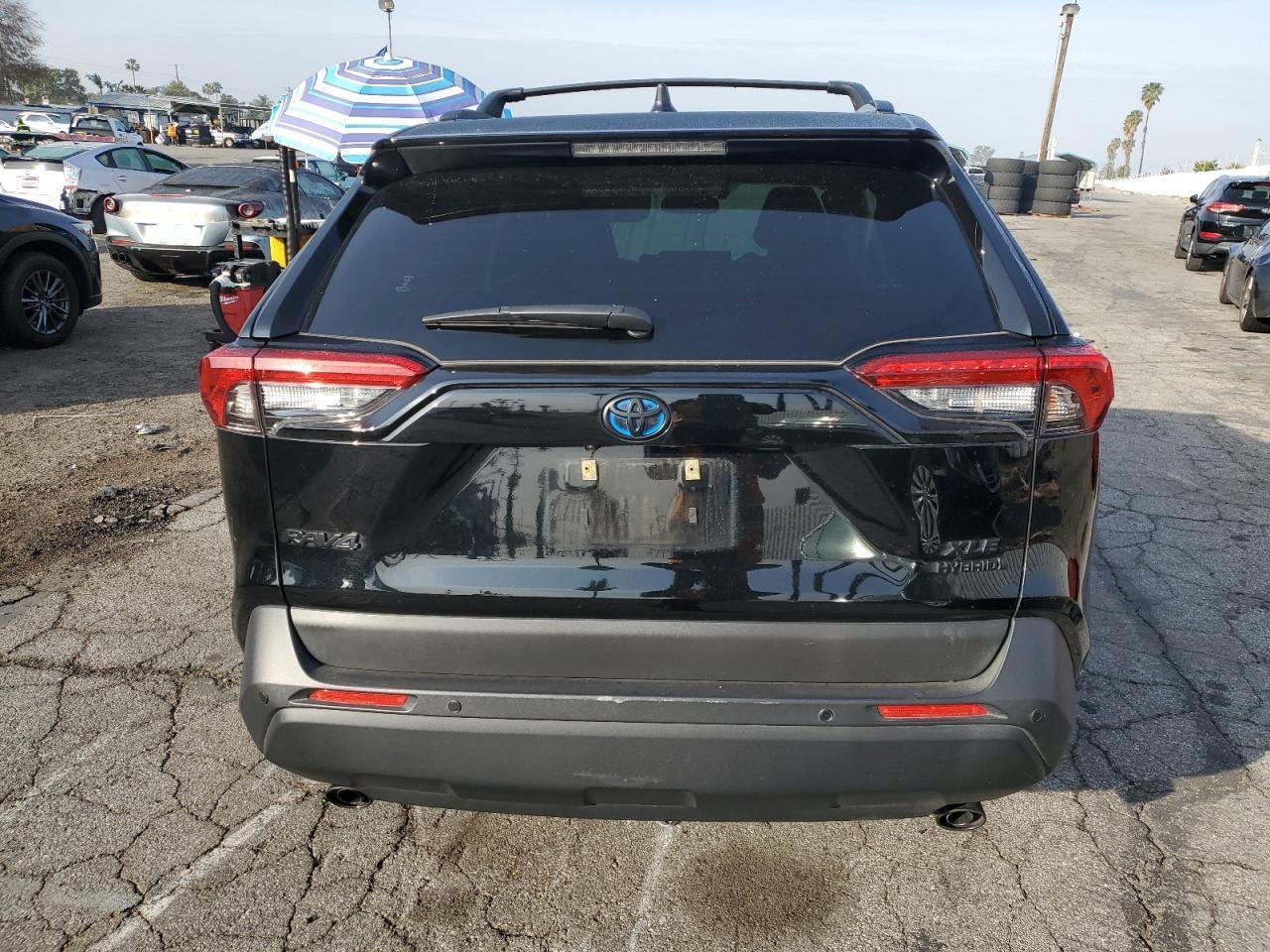 2024 TOYOTA RAV4 XLE P - Фото 6