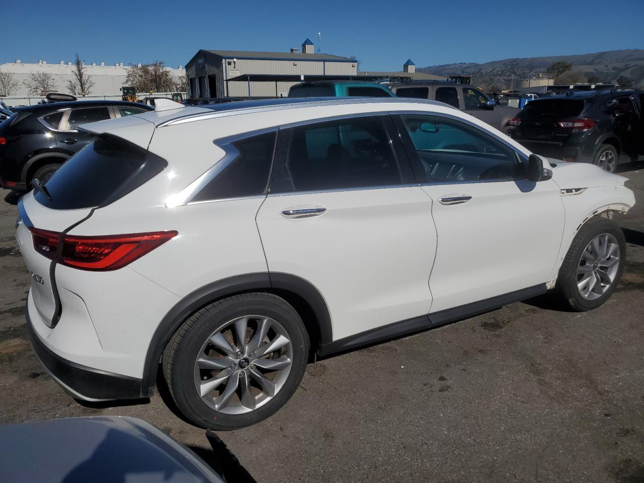 2019 INFINITI QX50 ESSEN - Image 3