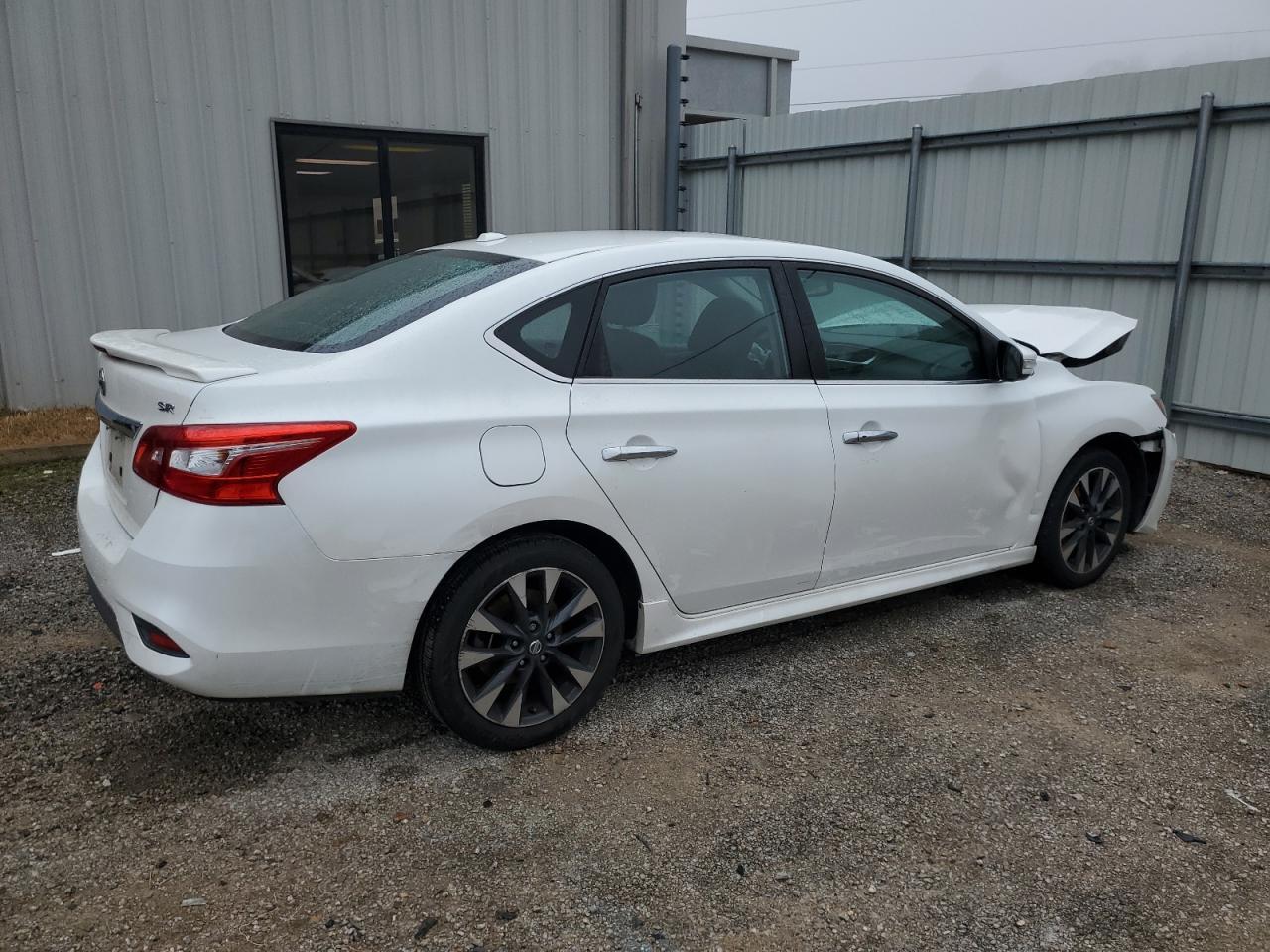2017 NISSAN SENTRA S - Фото 3