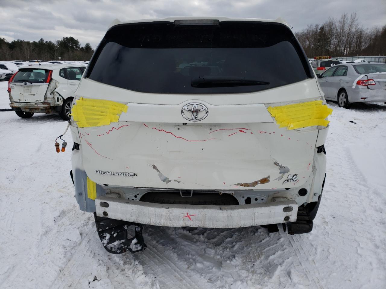 2015 TOYOTA HIGHLANDER - Image 6