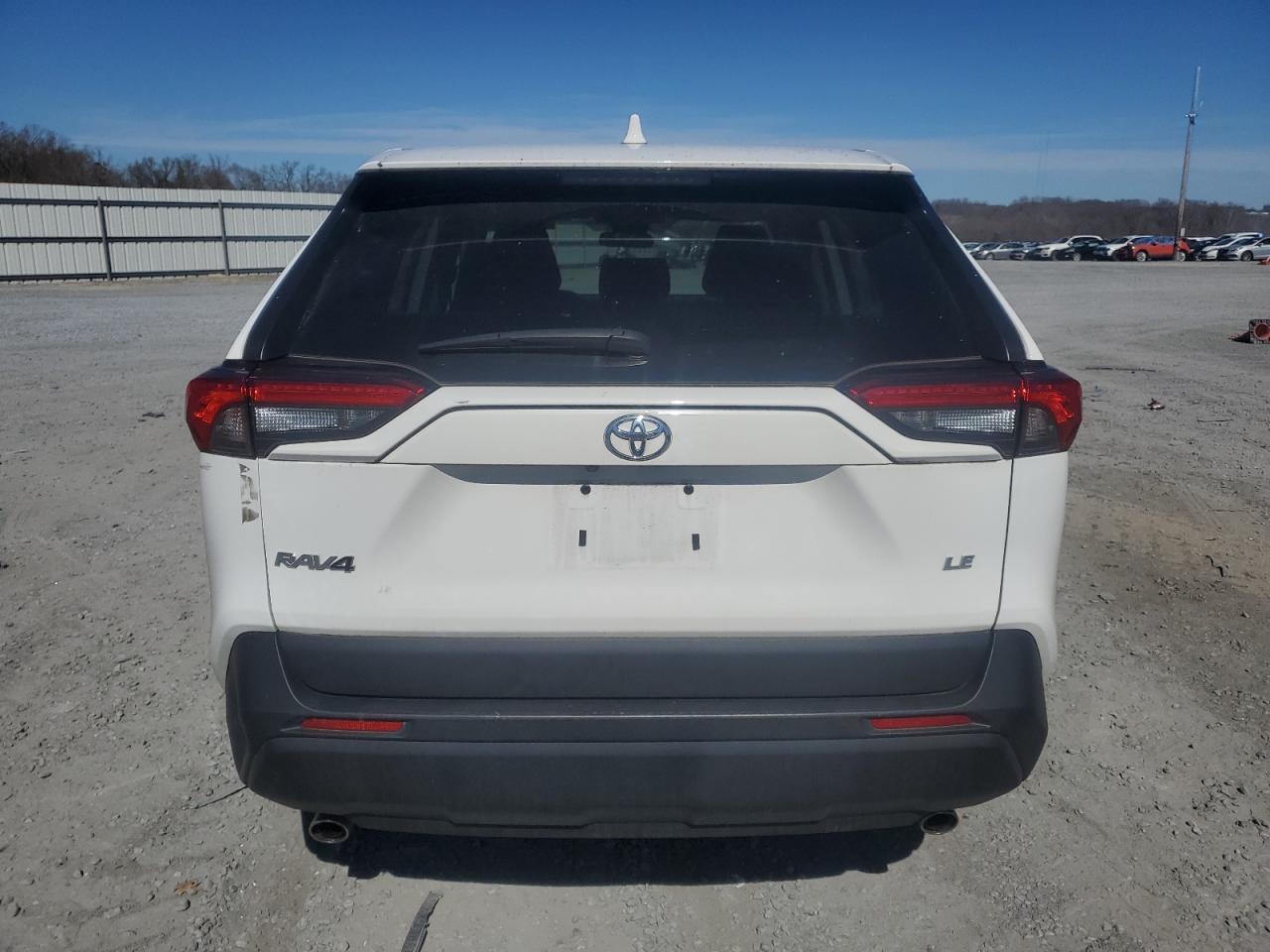 2023 TOYOTA RAV4 LE - Фото 6