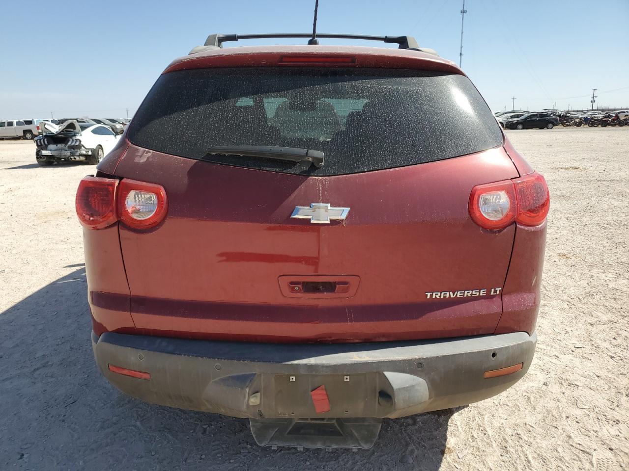 2011 CHEVROLET TRAVERSE L - Image 6