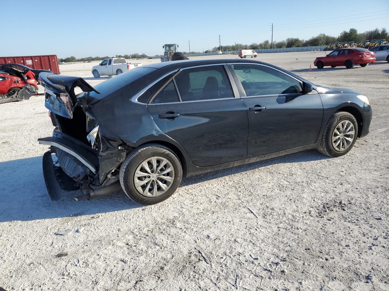 2017 TOYOTA CAMRY LE - Фото 3
